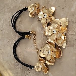 Jack Bella Daisy Collar Gold Tone Necklace with  Rhinestones